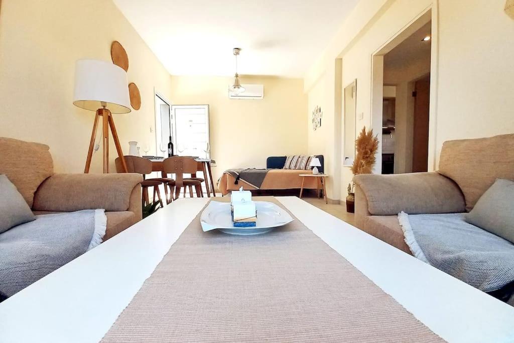 Lovely Ap In The Center Of Kato Paphos Exterior photo